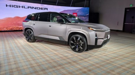 2027-Toyota-Highlander 2 (1).jpg