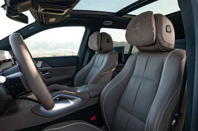 Mercedes-Benz GLS 4.jpg
