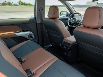 MPV 7 3.jpg