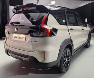 Suzuki XL7 Hybrid-a4.jpg