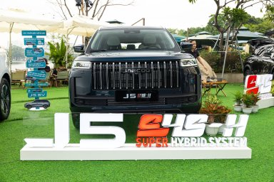 J5.JPG