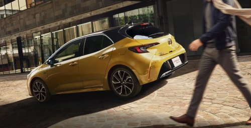 Toyota-Corolla-Sport-G-Z-Active-Elegance-Japan-1-copy-2048x1154.jpg