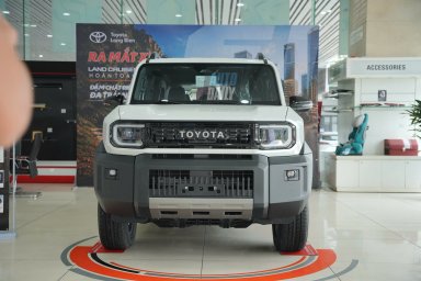 Toyota Land Cruiser FJ (27).jpg