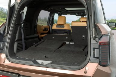 Mitsubishi_PAJERO_official_005.jpg