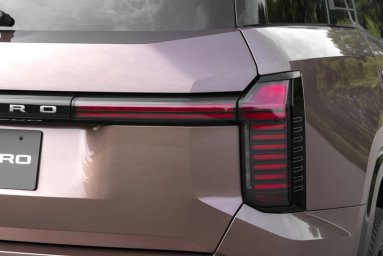 Mitsubishi_PAJERO_official_032.jpg